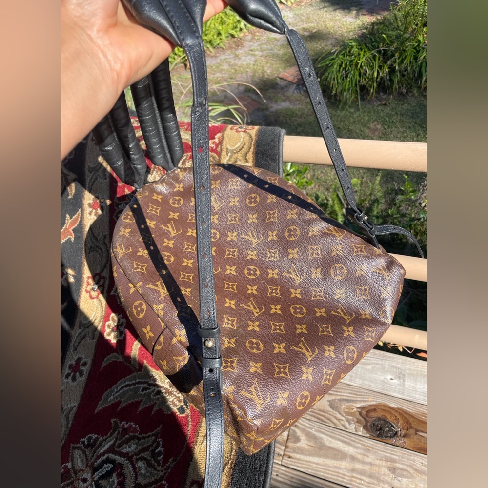 Authentic Louis Vuitton Monogram Palm Springs MM BackPack - Picture 4 of 17